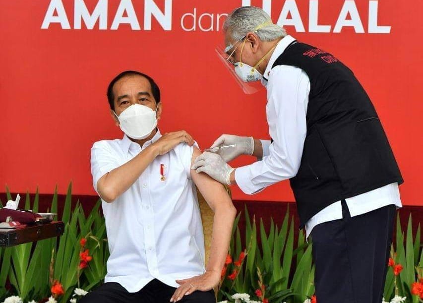 Cerita Jokowi, Saat Disuntik Vaksin