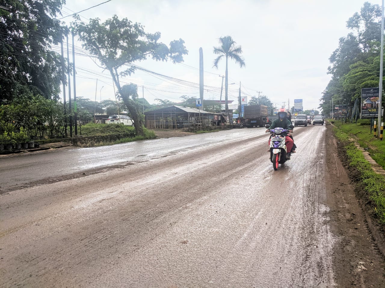 Jalan Serang-Cilegon Licin Hingga 3 Kilometer Lebih