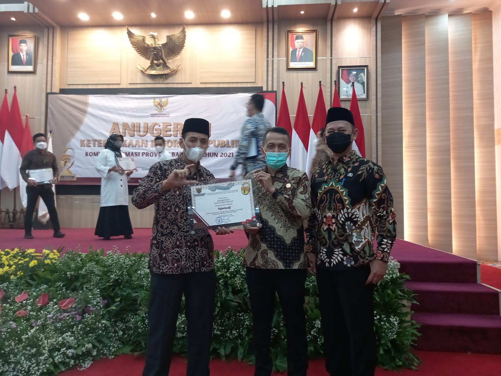 Pemkanb Serang Diganjar Penghargaan Informatif