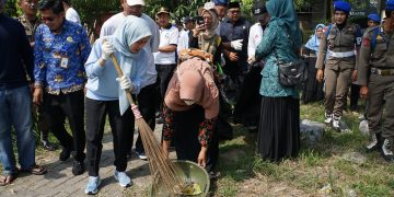 Optimis Selesaikan Persoalan Sampah, Bupati Serang Gerebek Sampah di Cikande