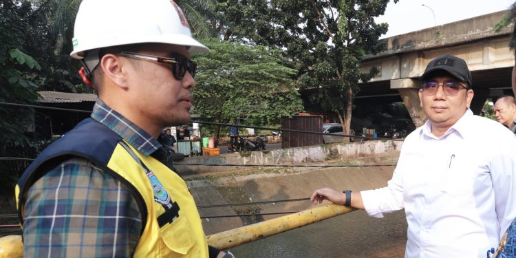 Kunjungi Tempat Rawan Banjir, Pilar Saga Petakan Solusi Terbaik