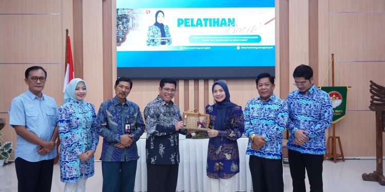 Perkuat Ekraf, Bupati Serang Komitmen Tingkatkan Keterampilan Pembatik